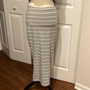 NWOT grey white slim midi skirt